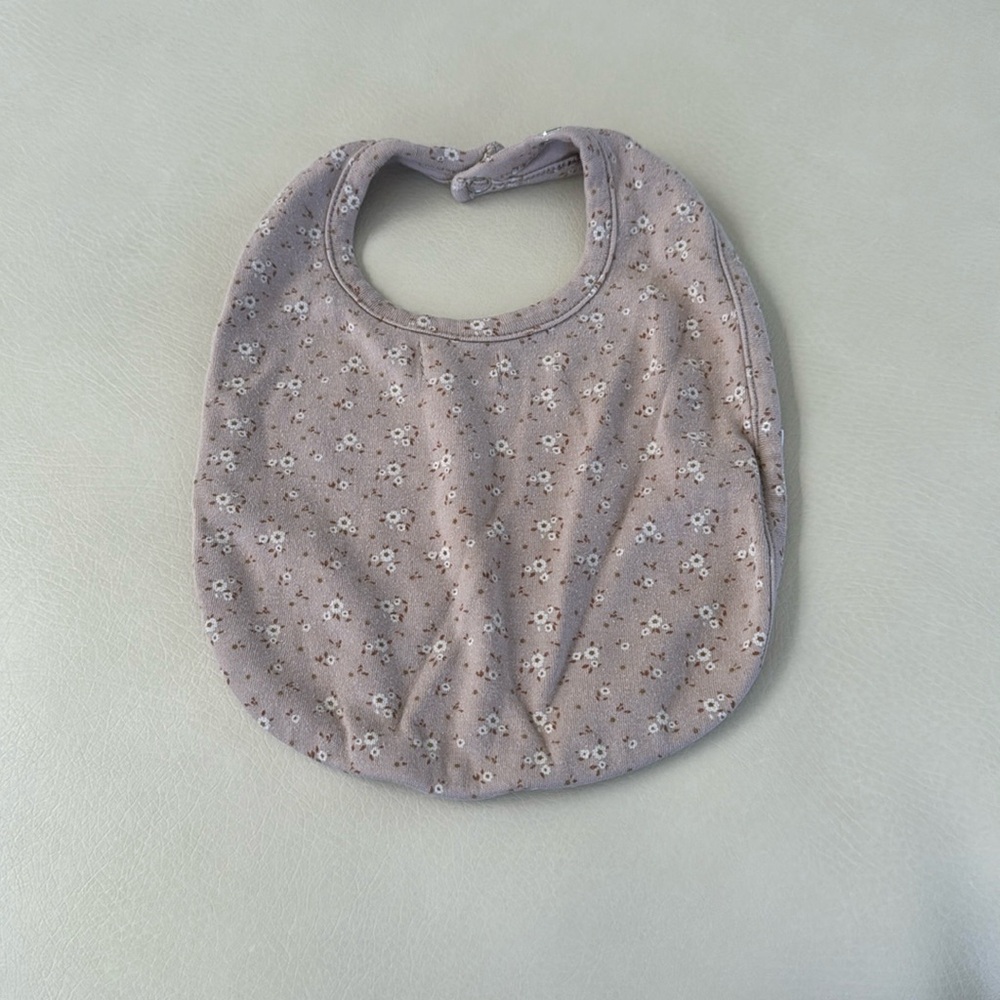 Jamie Kay bib